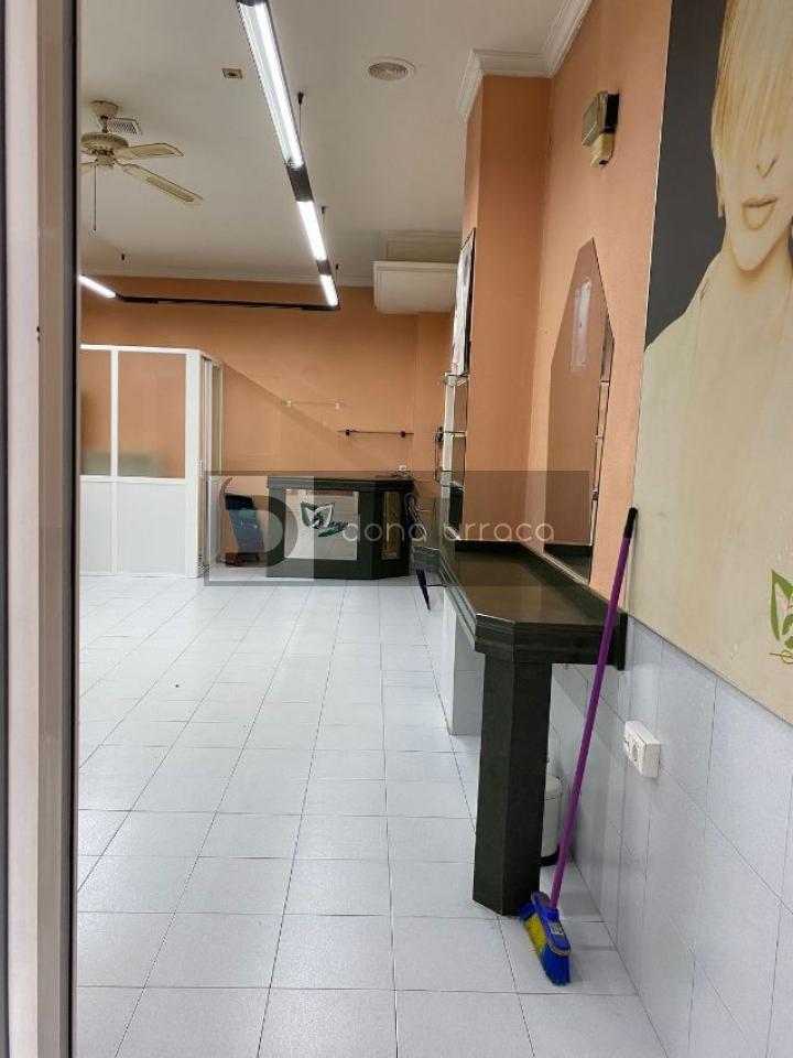 Alquiler de Local en calle Cabeza de Manzaneda ANTES PELUQUERIA