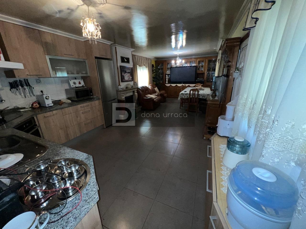GRAN PARCELA CON BONITO CHALET Y NAVE INDUSTRIAL