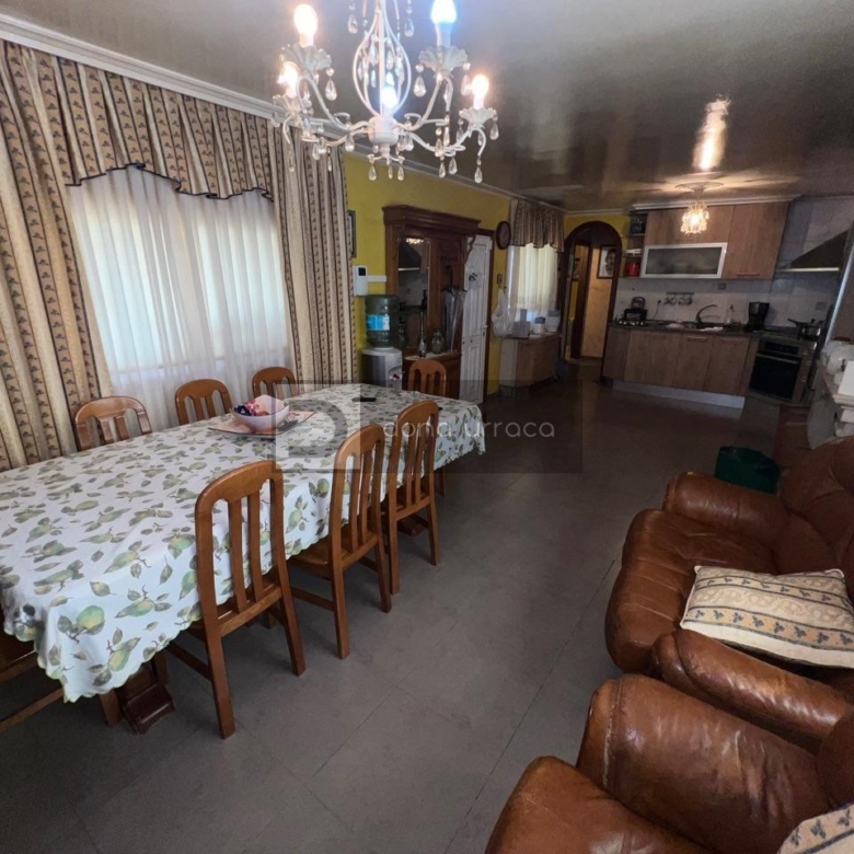 GRAN PARCELA CON BONITO CHALET Y NAVE INDUSTRIAL
