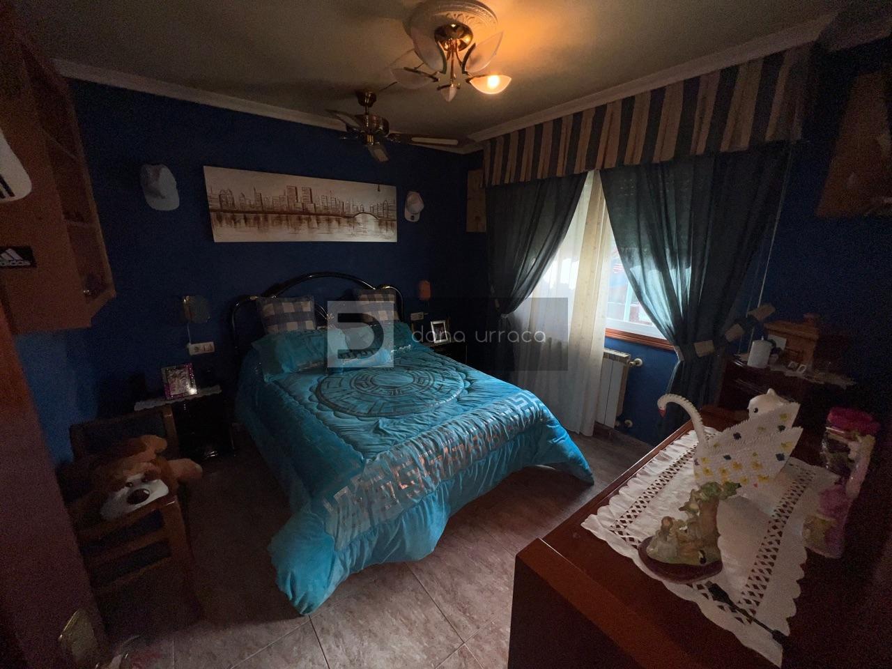 GRAN PARCELA CON BONITO CHALET Y NAVE INDUSTRIAL