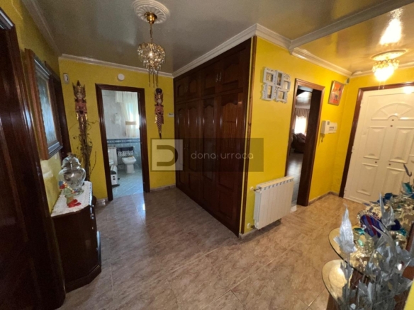 GRAN PARCELA CON BONITO CHALET Y NAVE INDUSTRIAL