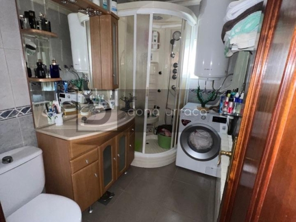 GRAN PARCELA CON BONITO CHALET Y NAVE INDUSTRIAL