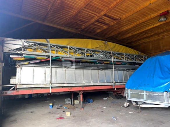 GRAN PARCELA CON BONITO CHALET Y NAVE INDUSTRIAL