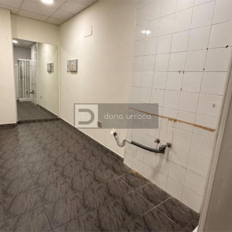 Local comercial en alquiler en Residencia