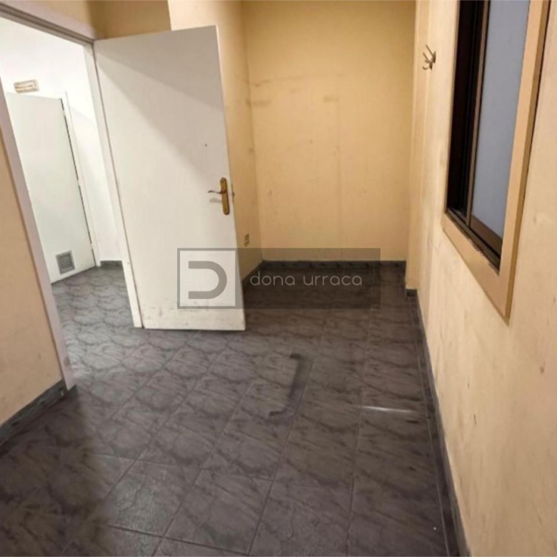 Local comercial en alquiler en Residencia