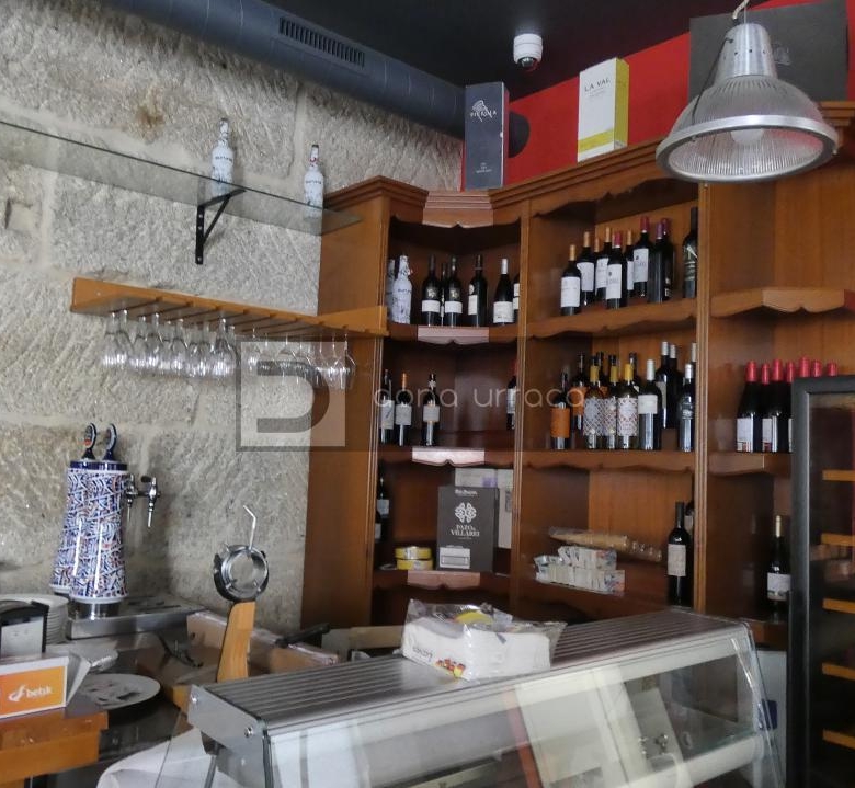 TRASPASO DE TIENDA DE CONVENIENCIA MUY COMERCIAL