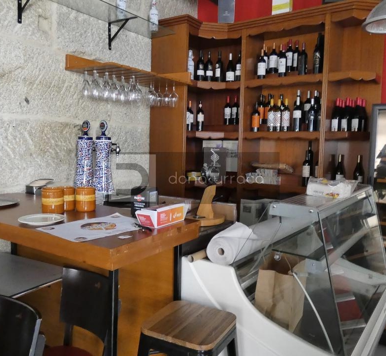 TRASPASO DE TIENDA DE CONVENIENCIA MUY COMERCIAL
