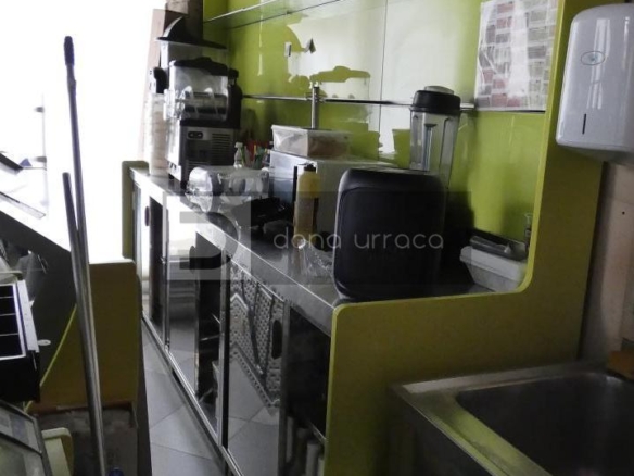 TRASPASO DE TIENDA DE CONVENIENCIA MUY COMERCIAL
