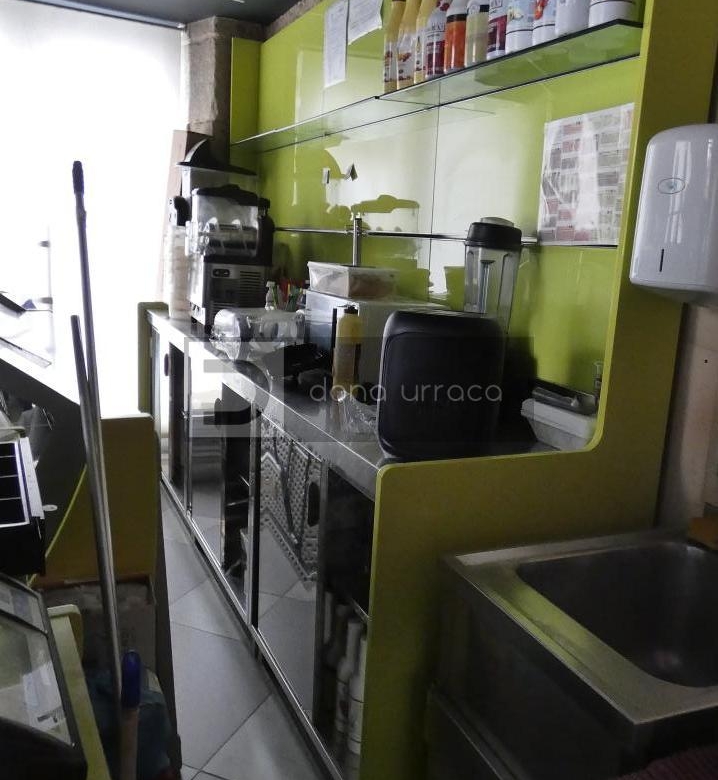TRASPASO DE TIENDA DE CONVENIENCIA MUY COMERCIAL