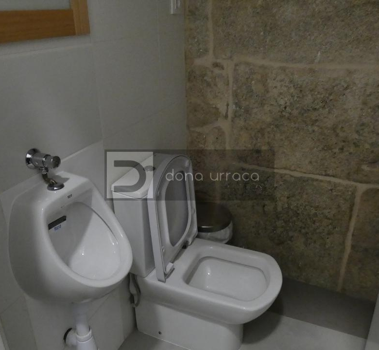 TRASPASO DE TIENDA DE CONVENIENCIA MUY COMERCIAL