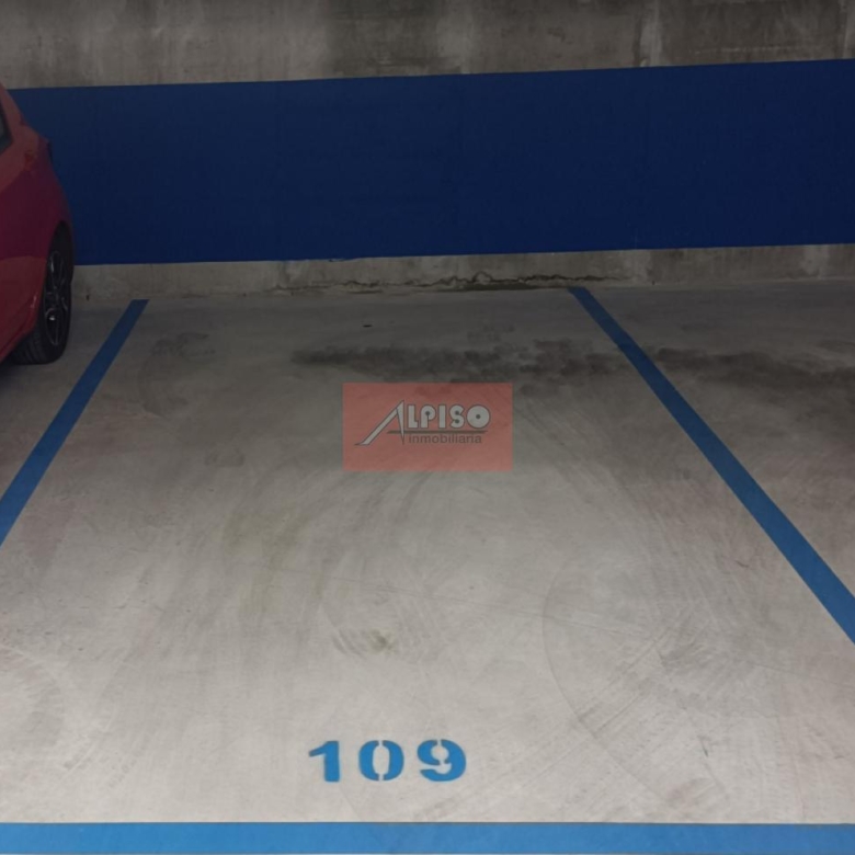 Plaza para coche en Ourense