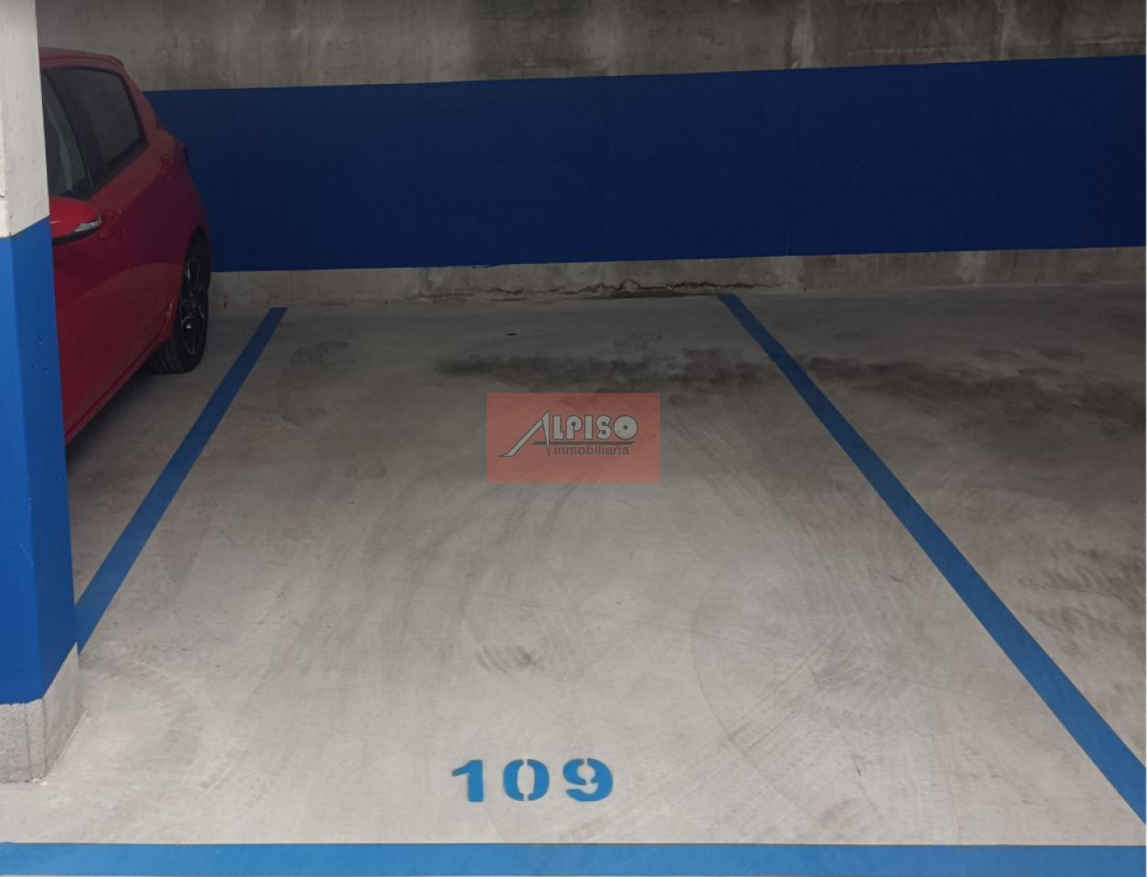 Plaza para coche en Ourense