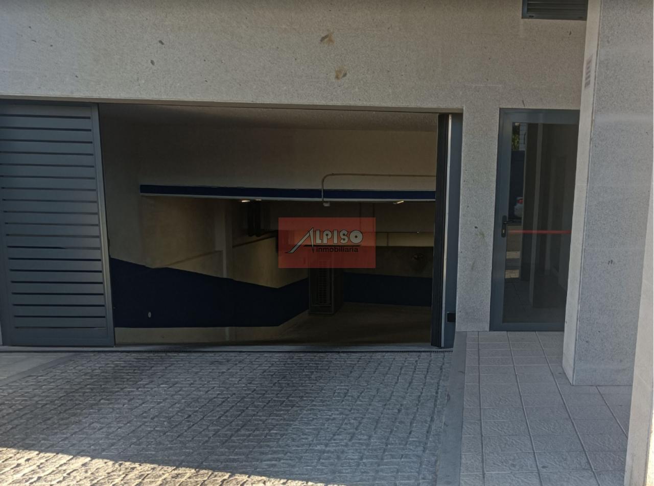 Plaza para coche en Ourense
