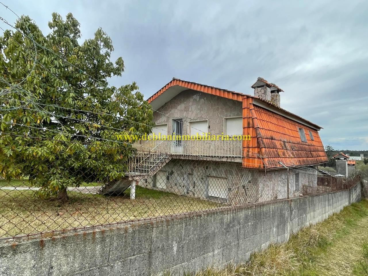 UBICADA EN VALENÇA, QUINTA DO FORTE CON TERRENO DE 22.600 M2