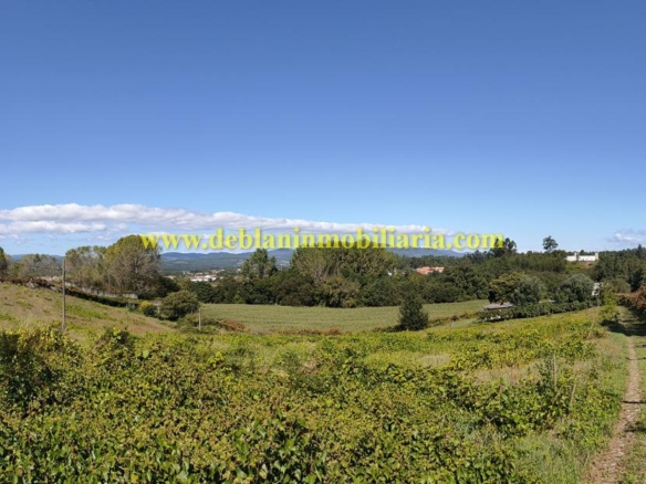 UBICADA EN VALENÇA, QUINTA DO FORTE CON TERRENO DE 22.600 M2