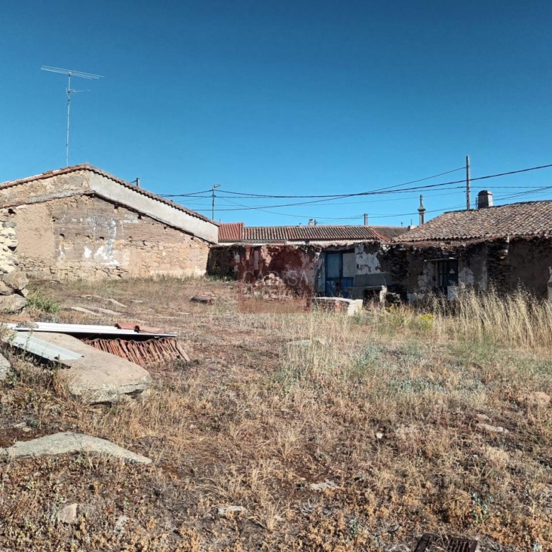 SOLAR EN VENTA EN LEDESMA. REF 137
