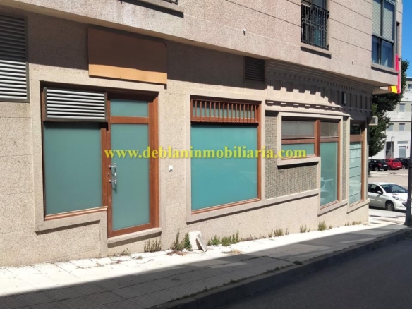 SE ALQUILA / VENDE LOCAL COMERCIAL DE 131m2 EN CANGAS