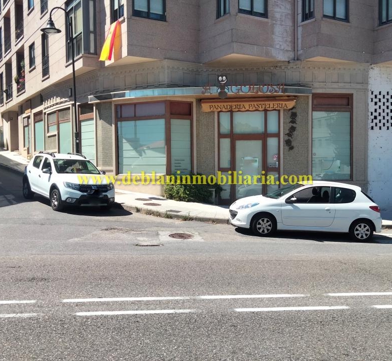 SE ALQUILA / VENDE LOCAL COMERCIAL DE 131m2 EN CANGAS