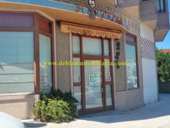 SE ALQUILA / VENDE LOCAL COMERCIAL DE 131m2 EN CANGAS