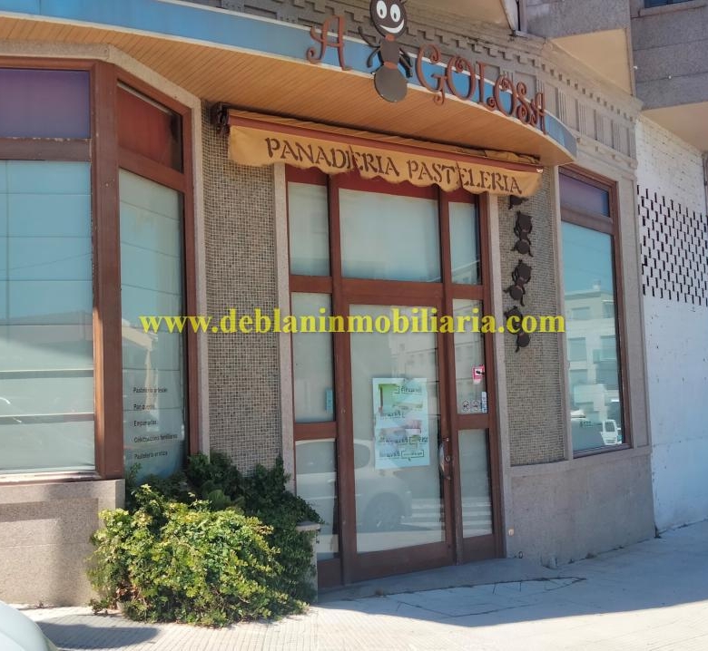 SE ALQUILA / VENDE LOCAL COMERCIAL DE 131m2 EN CANGAS
