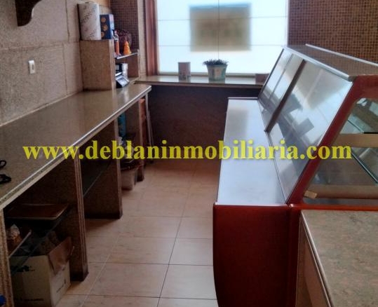 SE ALQUILA / VENDE LOCAL COMERCIAL DE 131m2 EN CANGAS