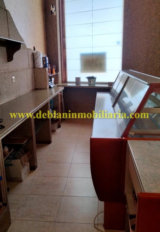 SE ALQUILA / VENDE LOCAL COMERCIAL DE 131m2 EN CANGAS