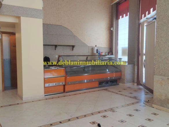 SE ALQUILA / VENDE LOCAL COMERCIAL DE 131m2 EN CANGAS