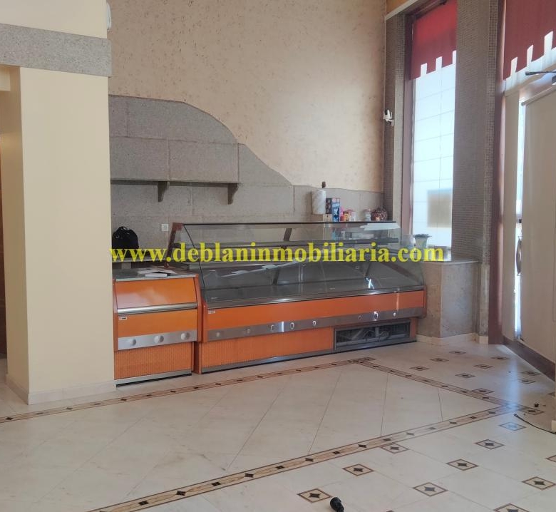 SE ALQUILA / VENDE LOCAL COMERCIAL DE 131m2 EN CANGAS