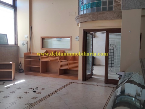 SE ALQUILA / VENDE LOCAL COMERCIAL DE 131m2 EN CANGAS