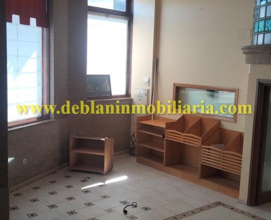 SE ALQUILA / VENDE LOCAL COMERCIAL DE 131m2 EN CANGAS