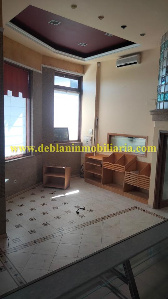 172044642981900026027_172044591062 SE ALQUILA / VENDE LOCAL COMERCIAL DE 131m2 EN CANGAS