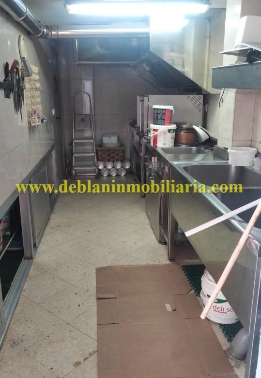 SE ALQUILA / VENDE LOCAL COMERCIAL DE 131m2 EN CANGAS