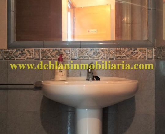 SE ALQUILA / VENDE LOCAL COMERCIAL DE 131m2 EN CANGAS
