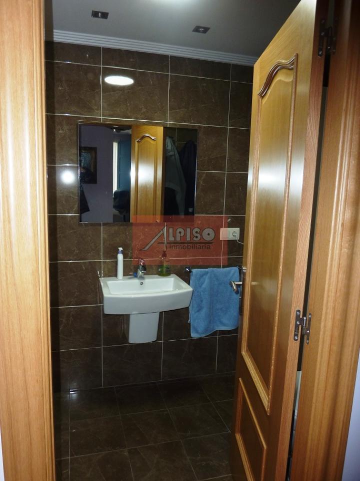 172132537397800155869_172130246143 Piso en Ourense