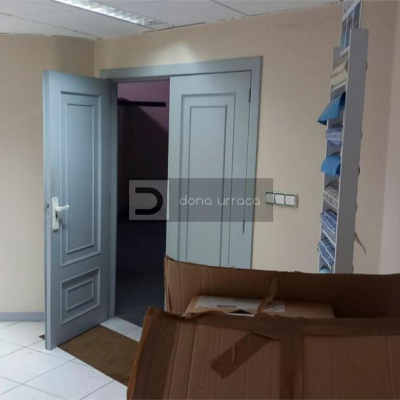 Local comercial en alquiler en Centro