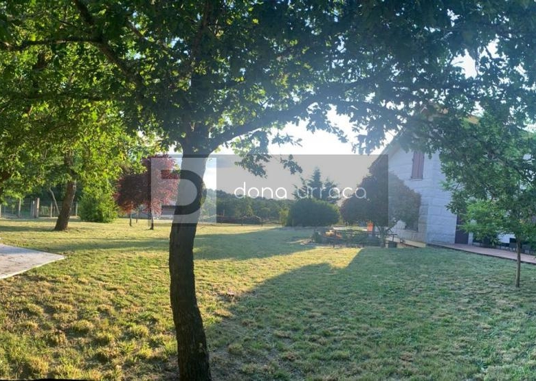 Casa o chalet independiente en venta en  Loñoa