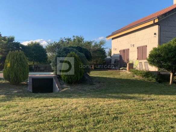 Casa o chalet independiente en venta en  Loñoa