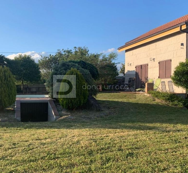Casa o chalet independiente en venta en  Loñoa