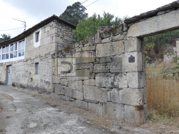 VENTA DE PAZO CERCA DE OUTARIZ