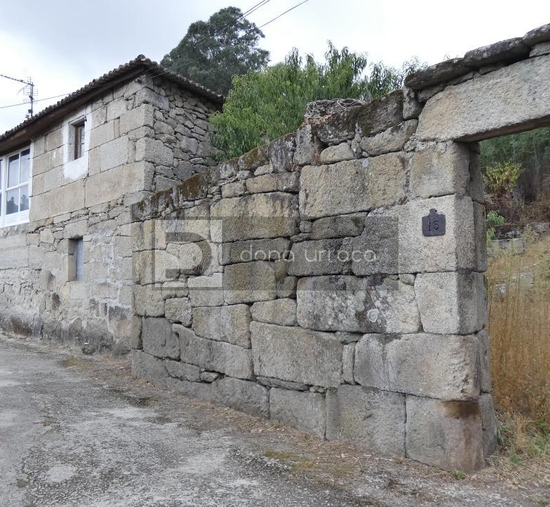 VENTA DE PAZO CERCA DE OUTARIZ