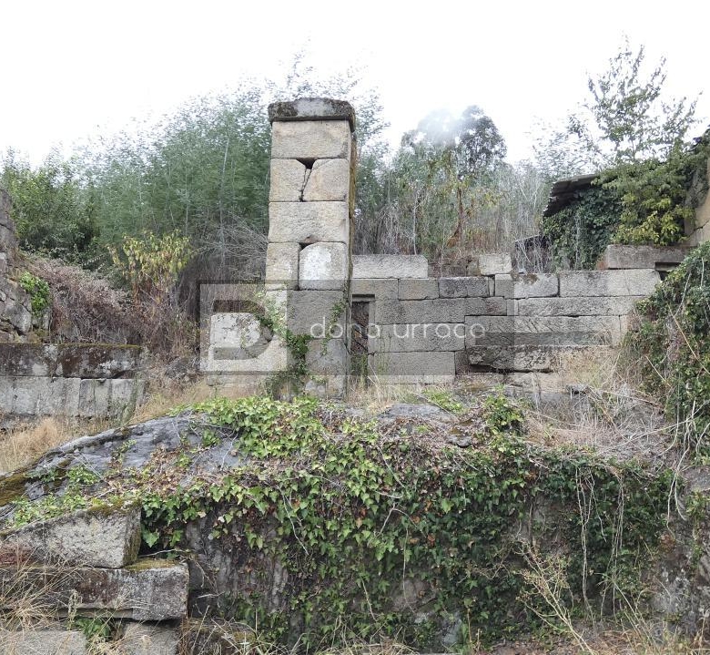 VENTA DE PAZO CERCA DE OUTARIZ