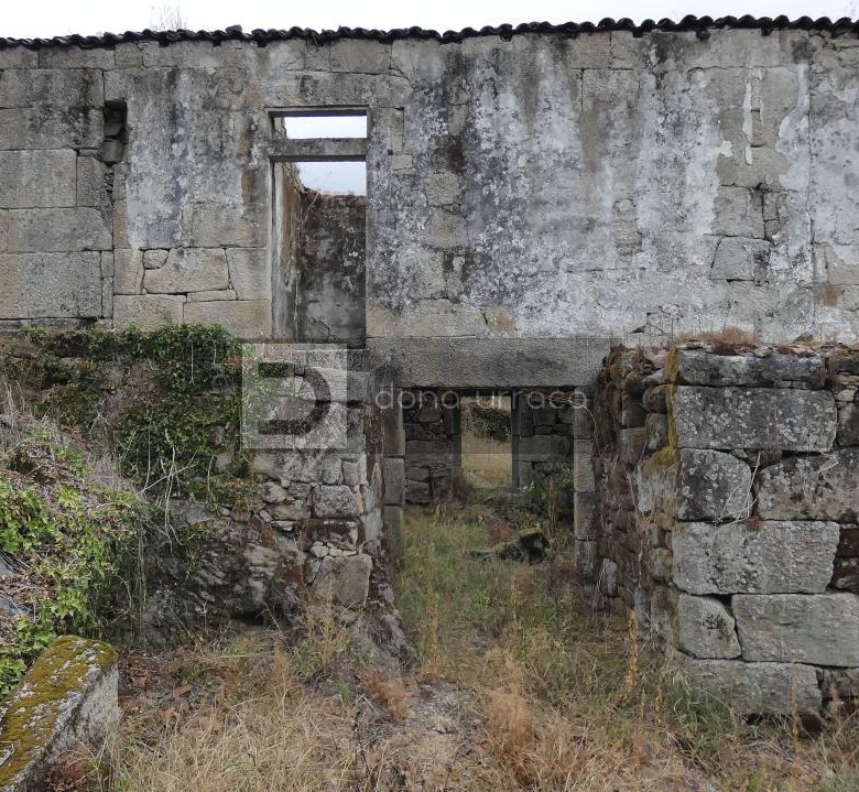 VENTA DE PAZO CERCA DE OUTARIZ