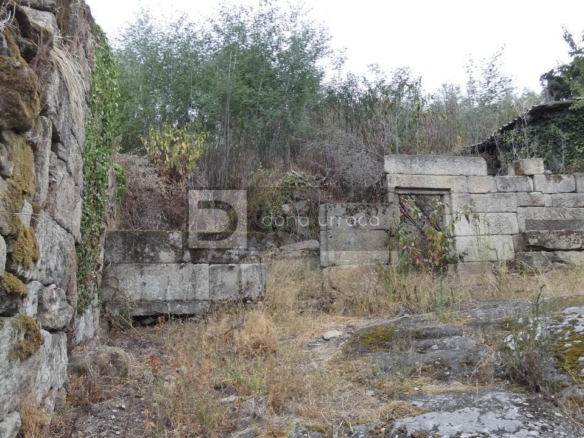 VENTA DE PAZO CERCA DE OUTARIZ