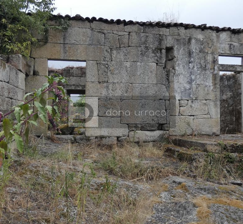 VENTA DE PAZO CERCA DE OUTARIZ