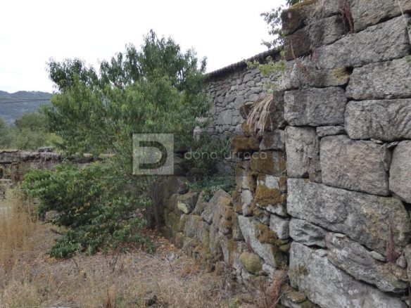 VENTA DE PAZO CERCA DE OUTARIZ