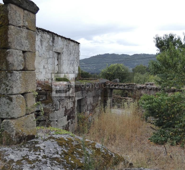 VENTA DE PAZO CERCA DE OUTARIZ