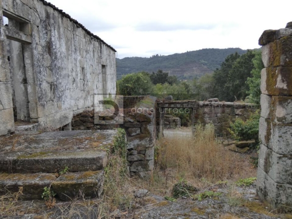 VENTA DE PAZO CERCA DE OUTARIZ