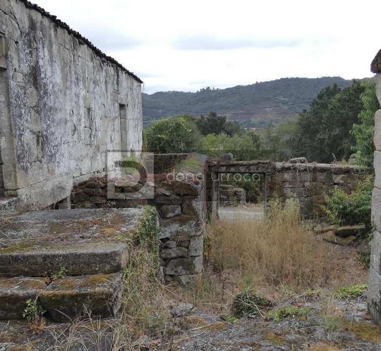 VENTA DE PAZO CERCA DE OUTARIZ