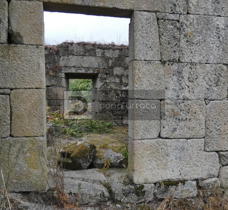 VENTA DE PAZO CERCA DE OUTARIZ