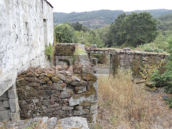 VENTA DE PAZO CERCA DE OUTARIZ